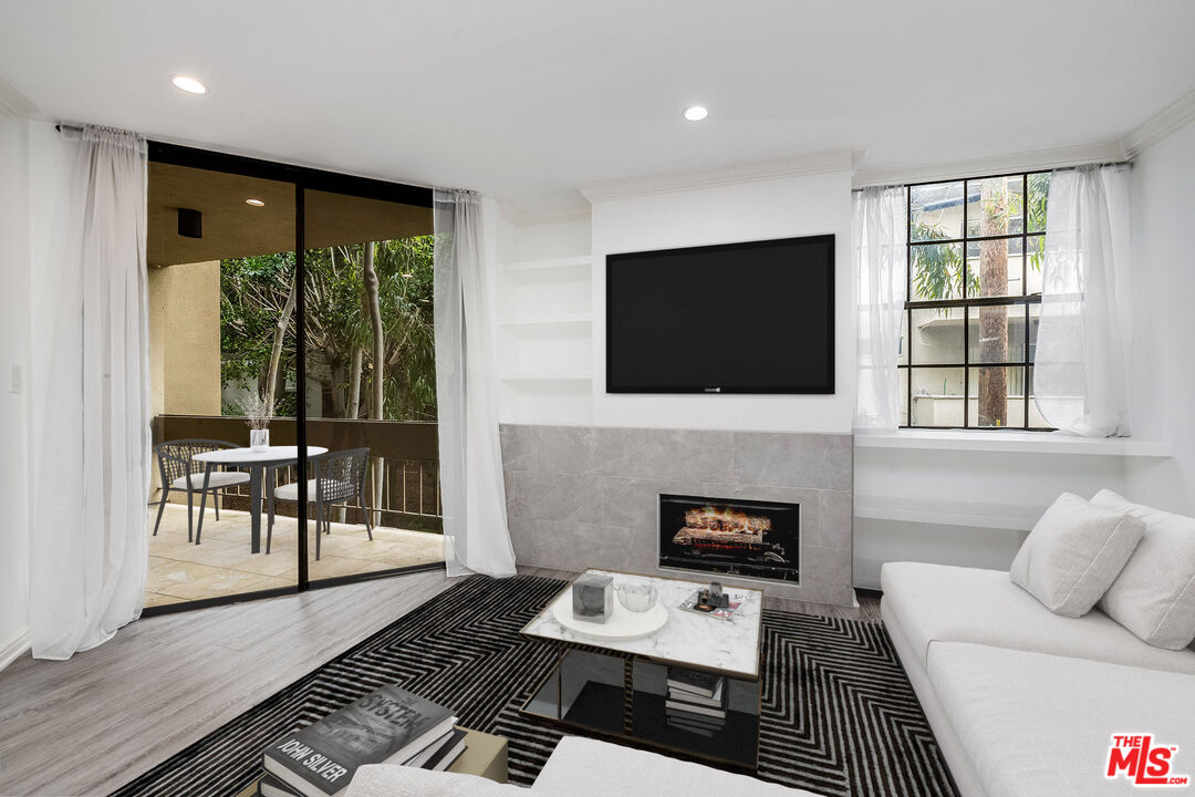 750 N Kings Rd Unit: 115