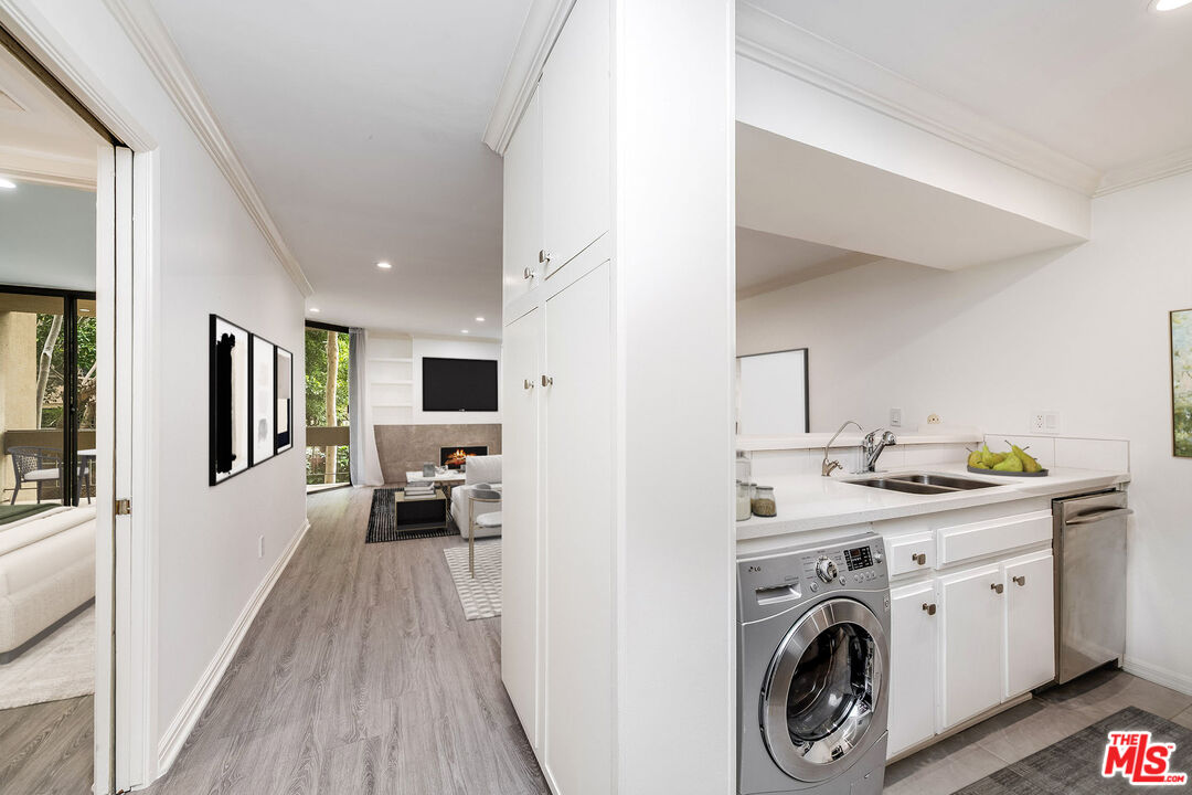 750 N Kings Rd Unit: 115