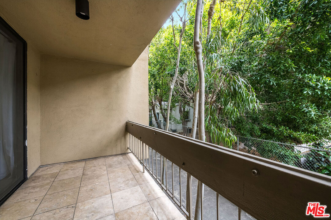 750 N Kings Rd Unit: 115