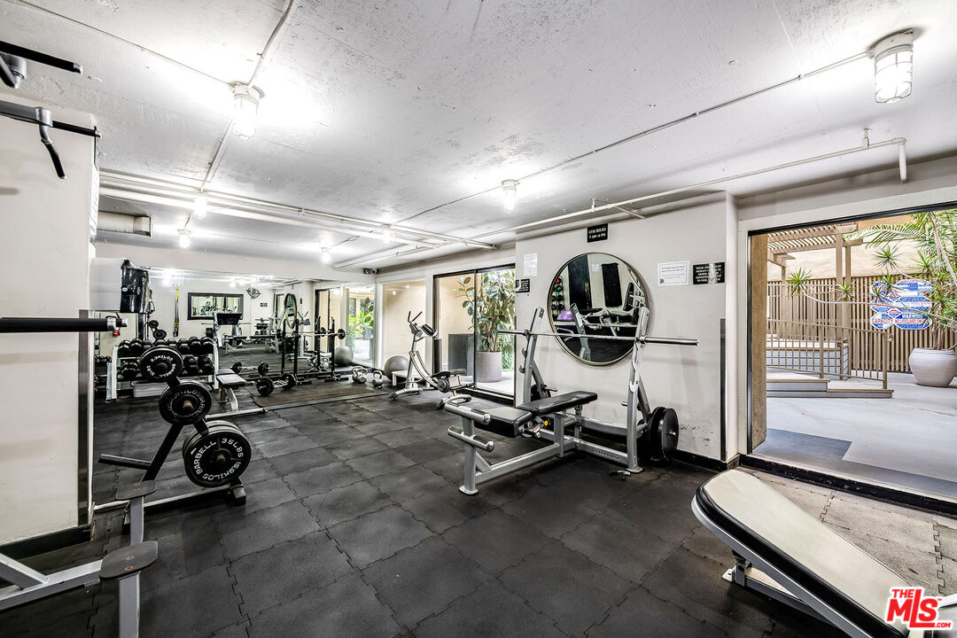 750 N Kings Rd Unit: 115