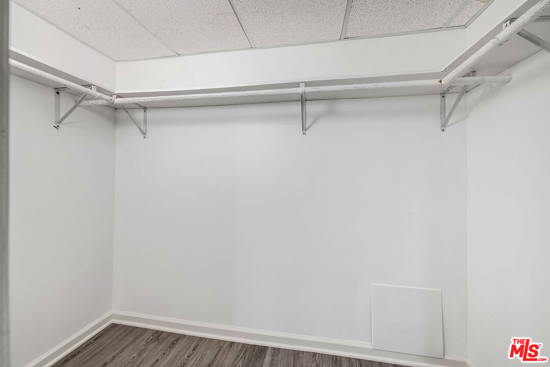 750 N Kings Rd Unit: 115