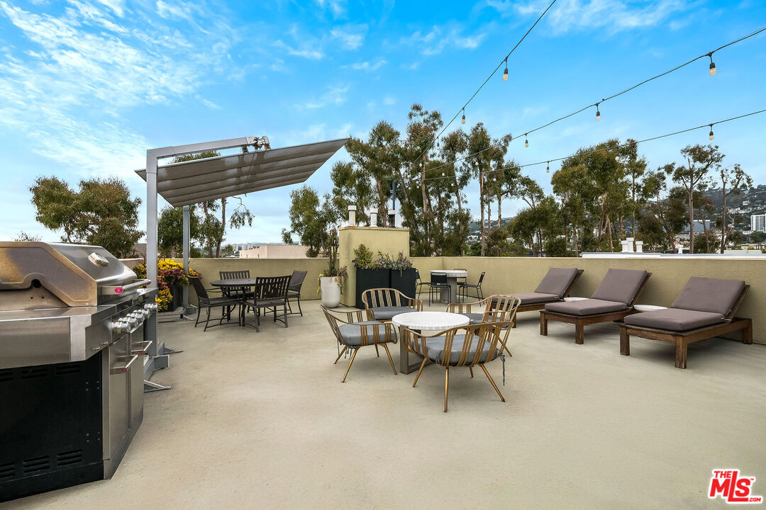 750 N Kings Rd Unit: 115