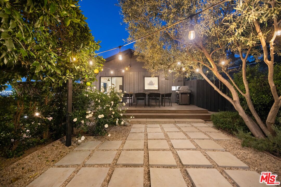 3736 Berry Dr