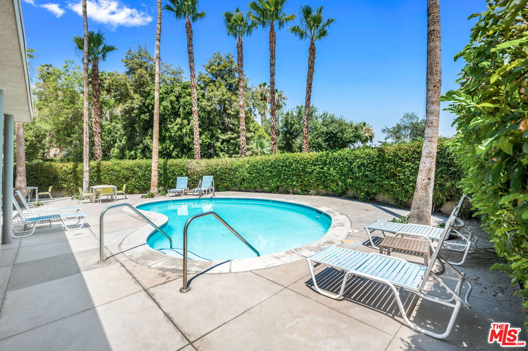 910 E Palm Canyon Dr Unit: 205
