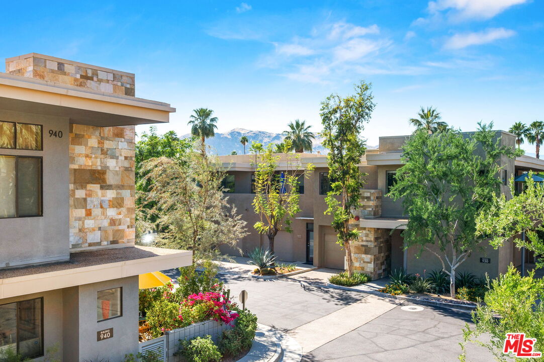 910 E Palm Canyon Dr Unit: 205