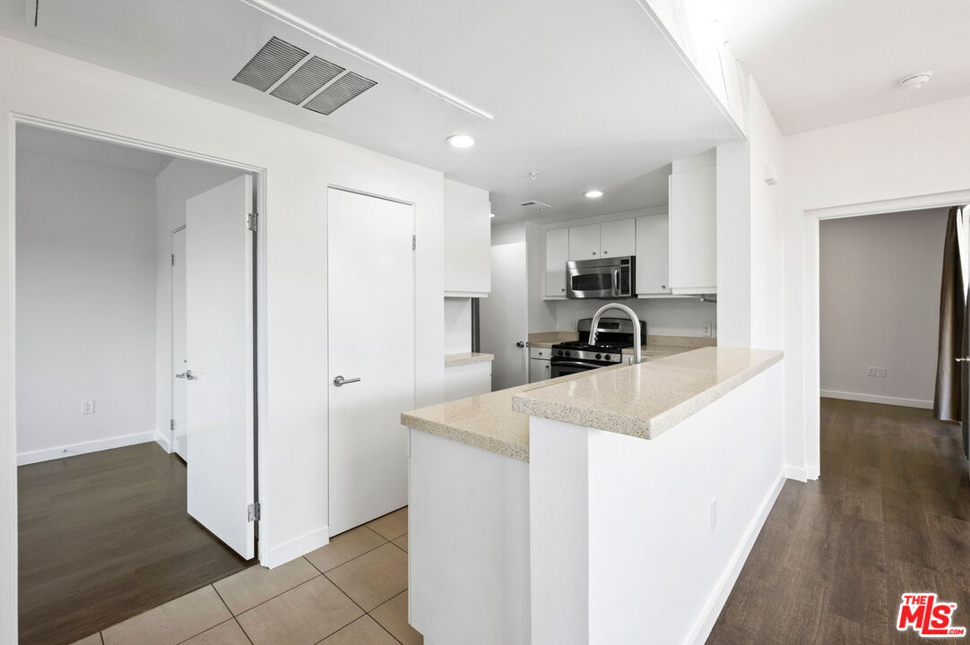 910 E Palm Canyon Dr Unit: 205