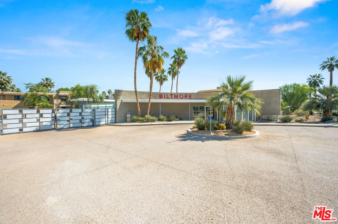 910 E Palm Canyon Dr Unit: 205