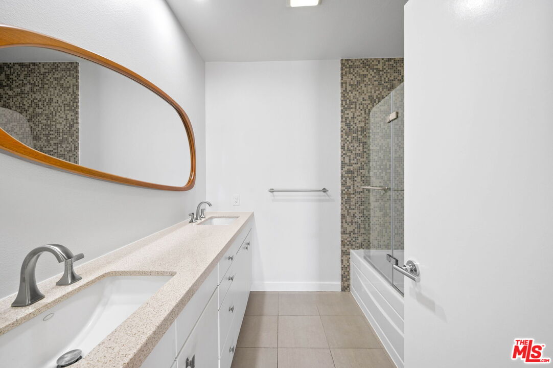 910 E Palm Canyon Dr Unit: 205