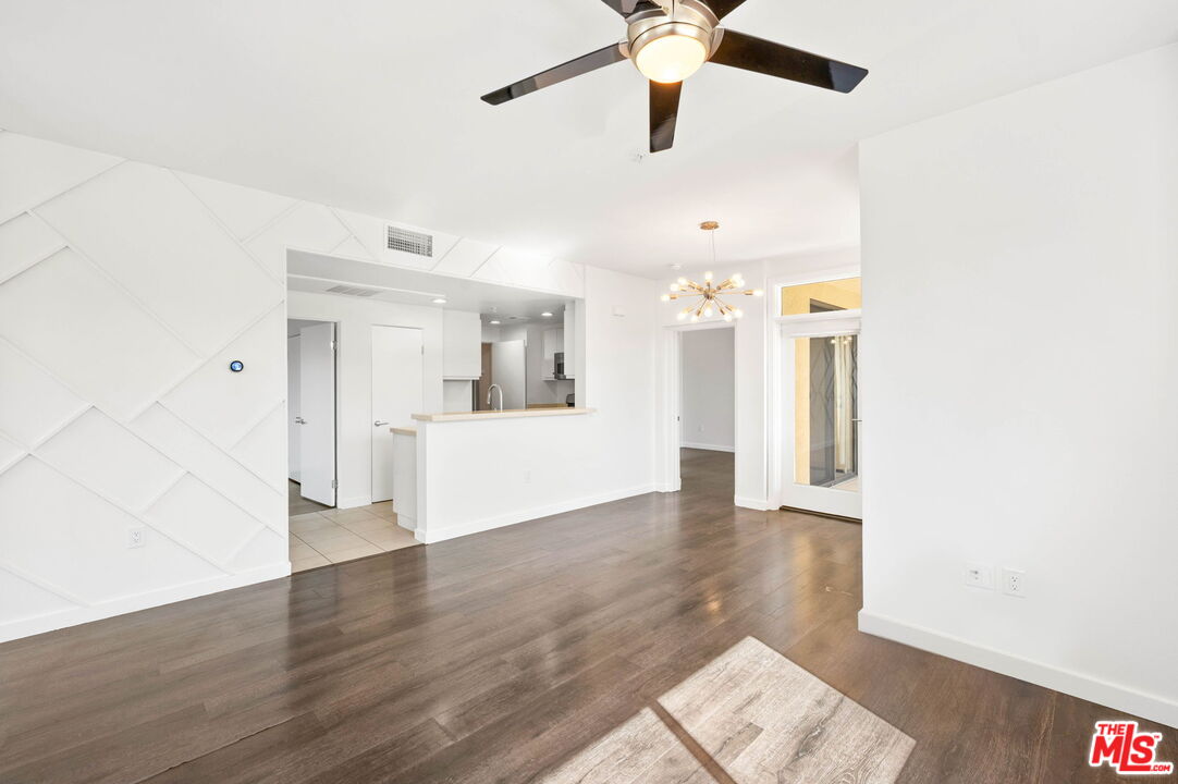 910 E Palm Canyon Dr Unit: 205