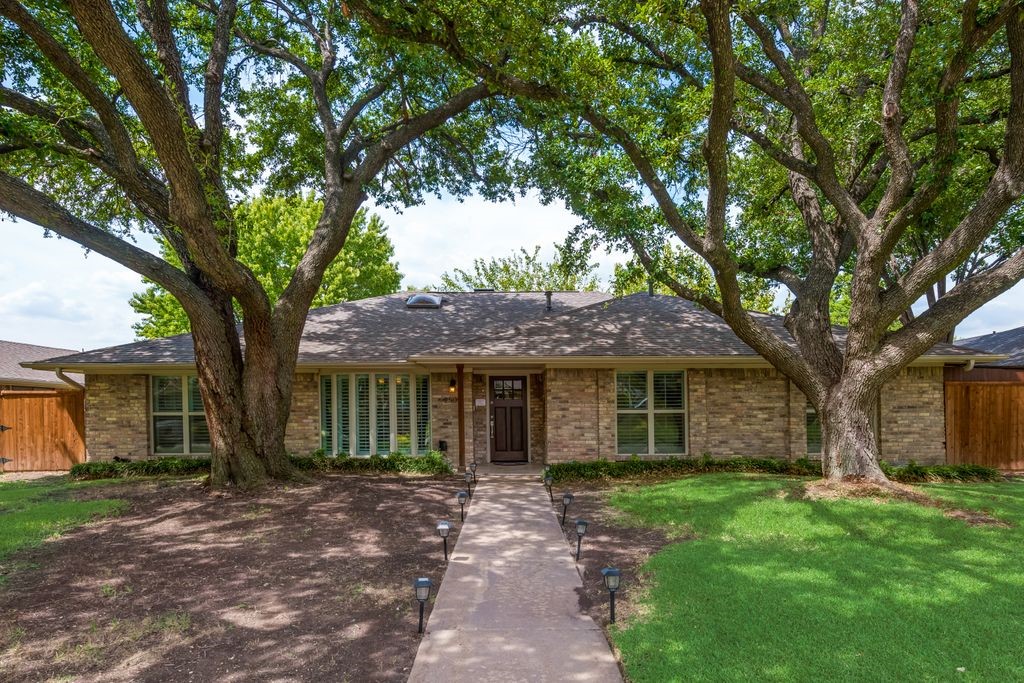2505 Delmar Drive