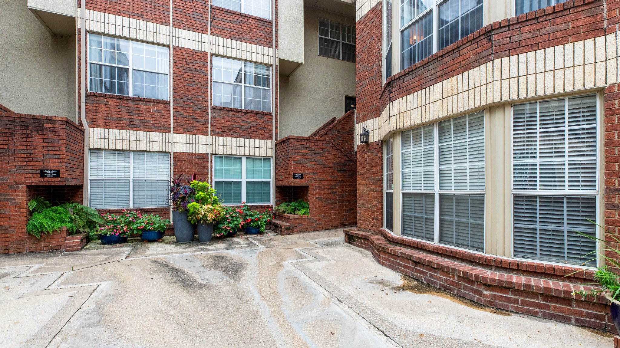 3100 Cole Avenue 204