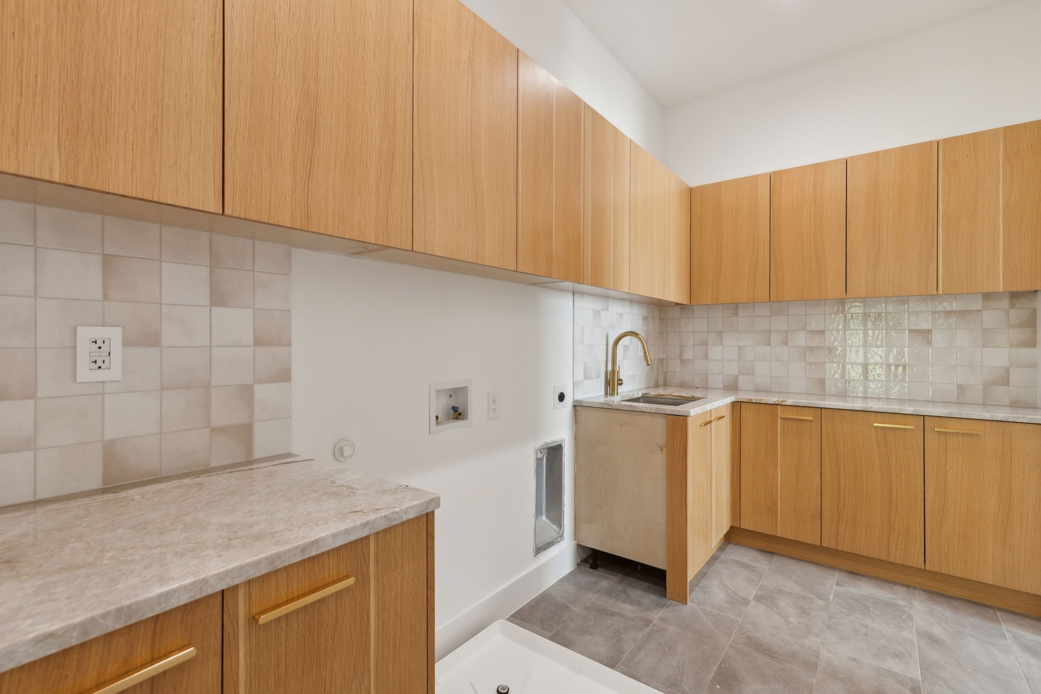 2027 Cullen Avenue