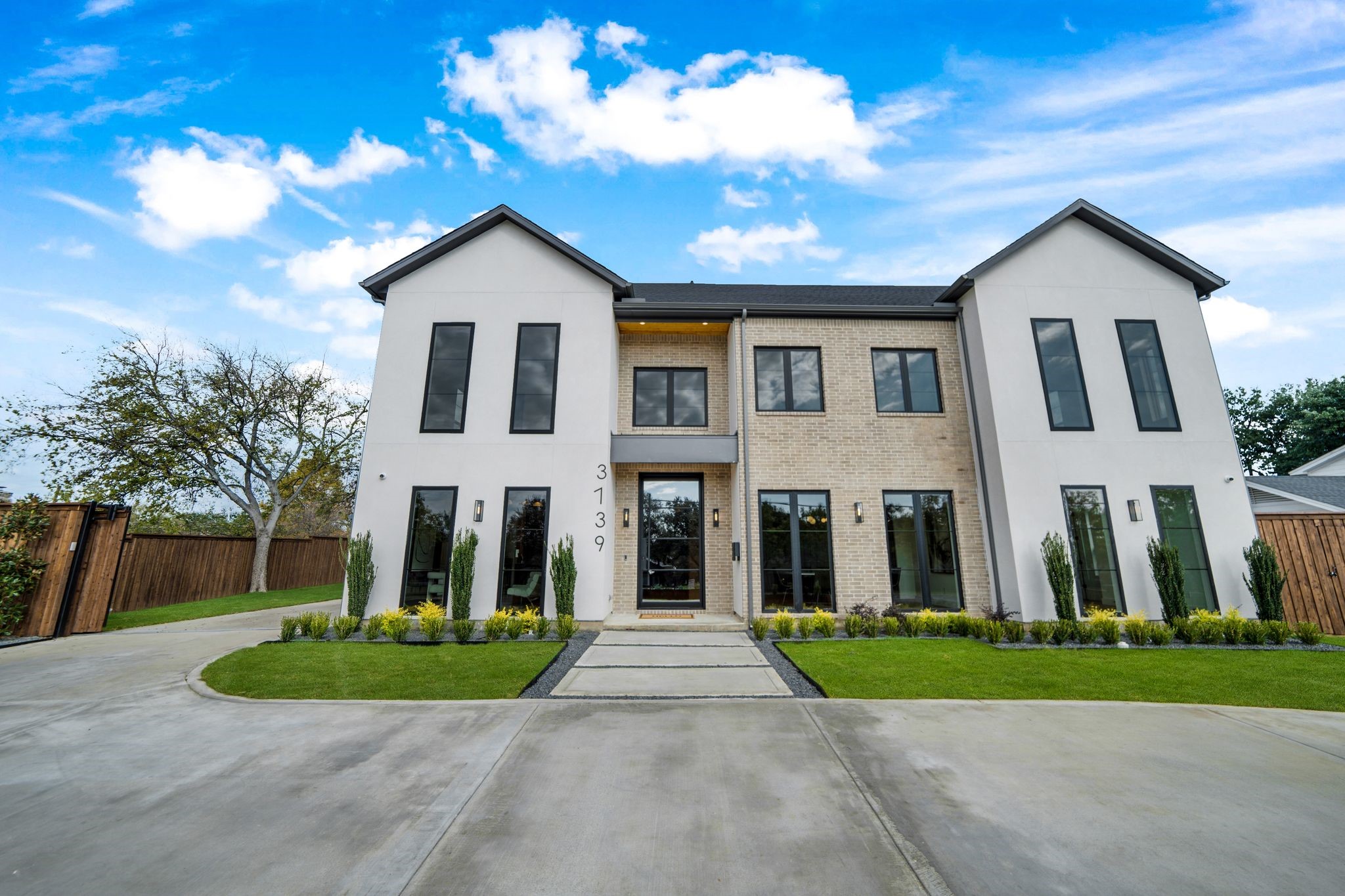 3739 Royal Lane
