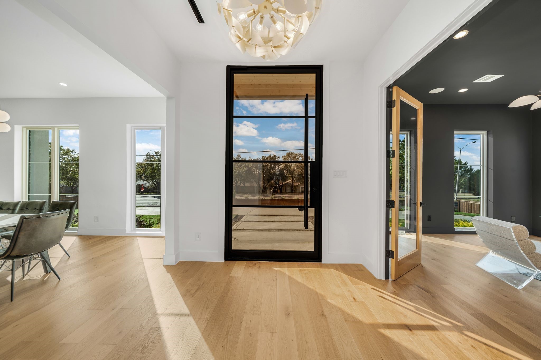 3739 Royal Lane