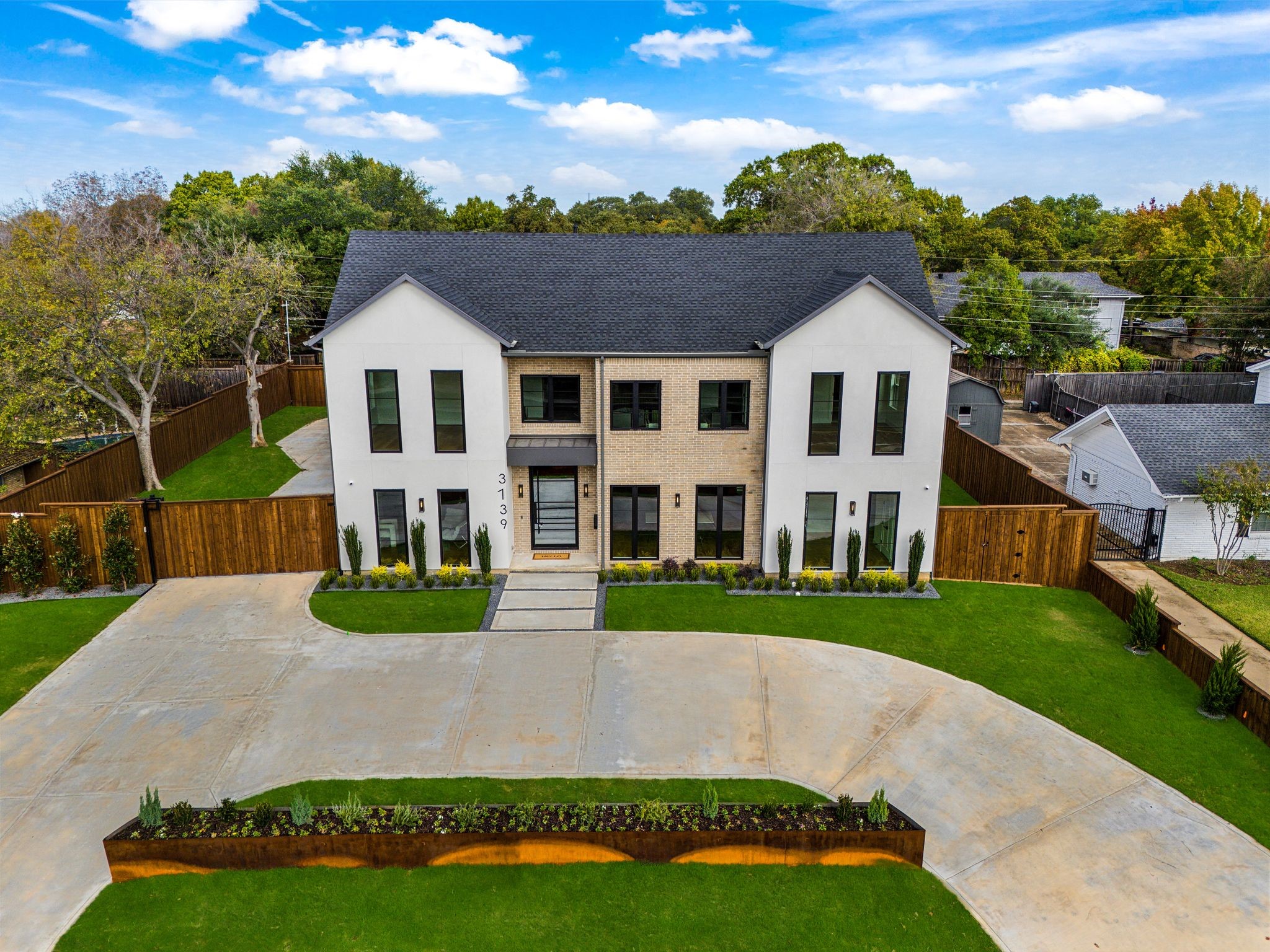 3739 Royal Lane