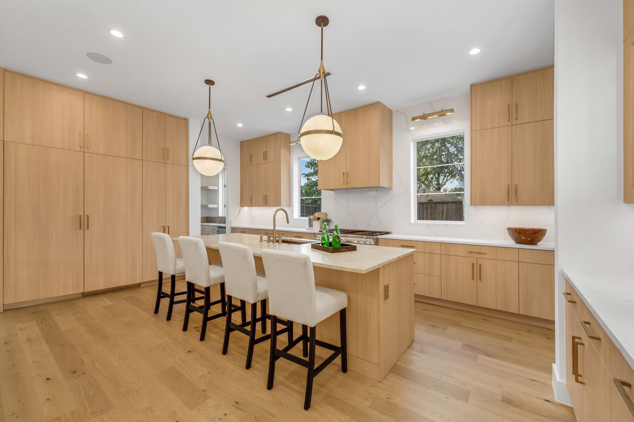 3739 Royal Lane