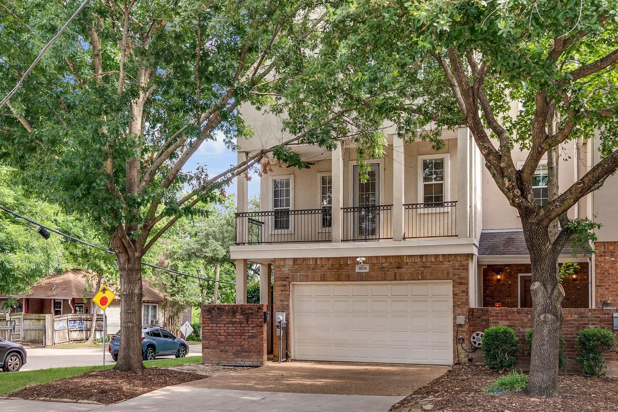 5836 La Vista Drive