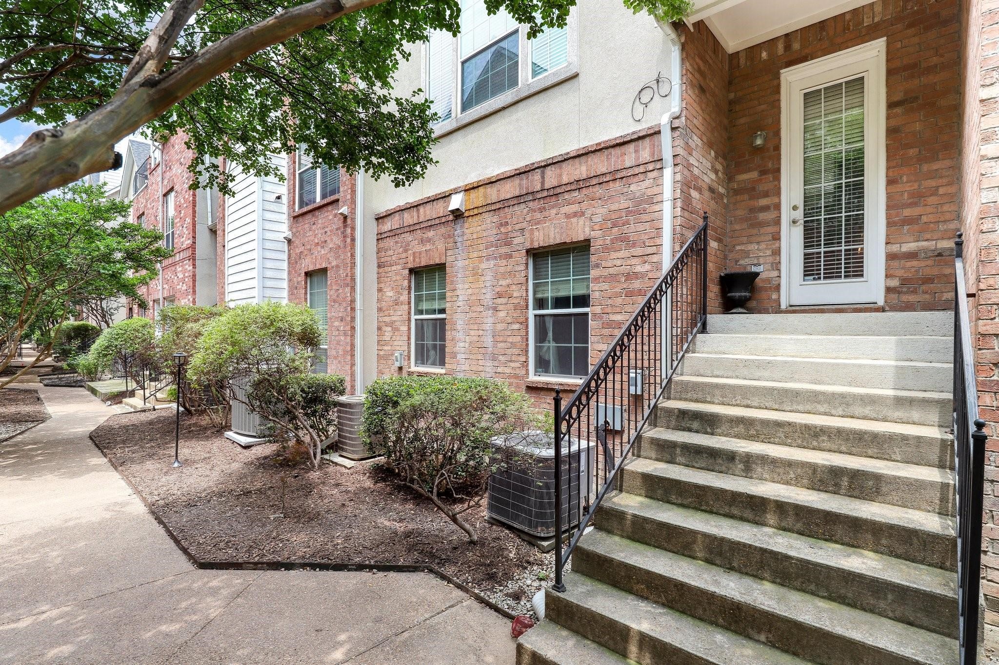 5836 La Vista Drive
