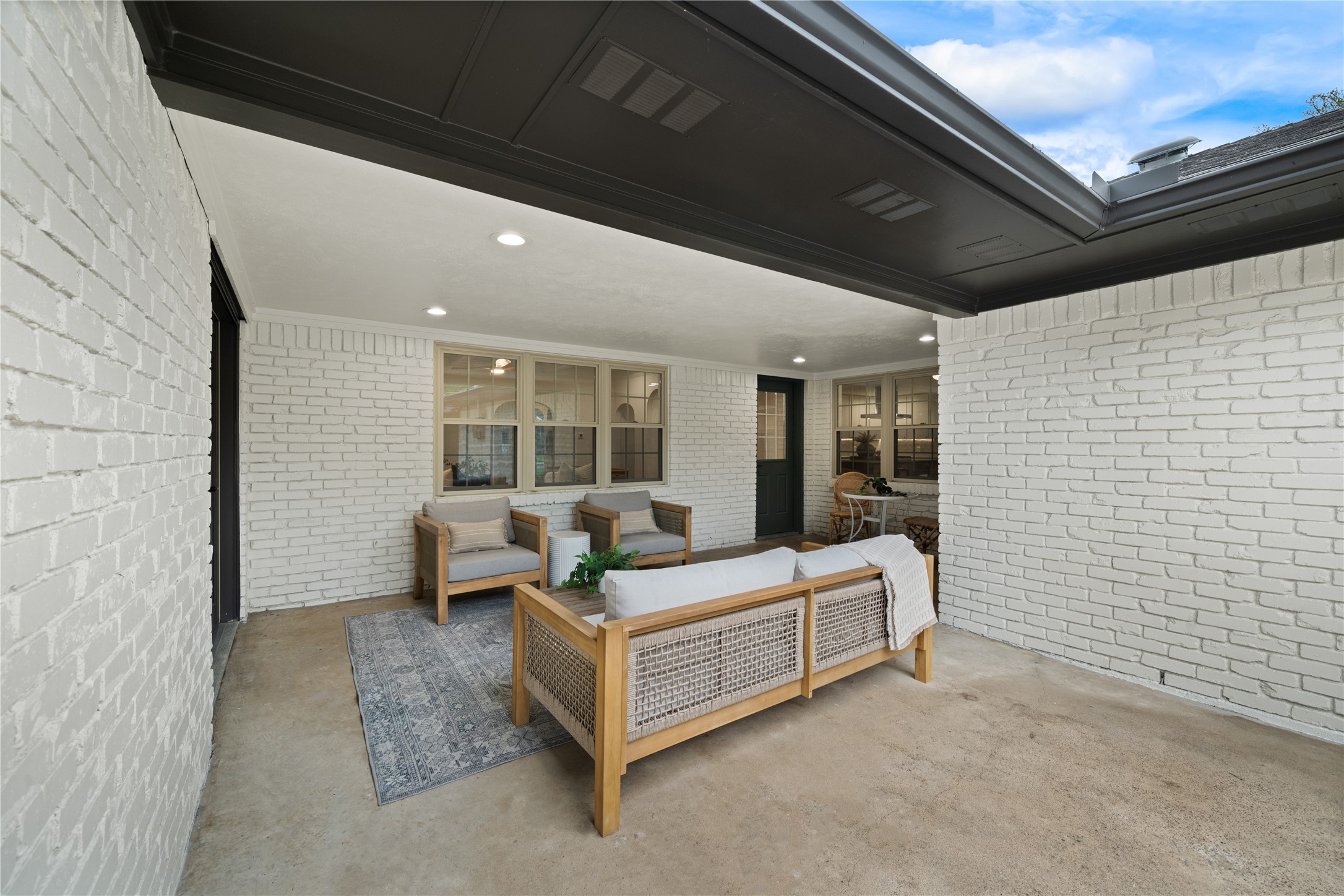 6317 Highgate Lane
