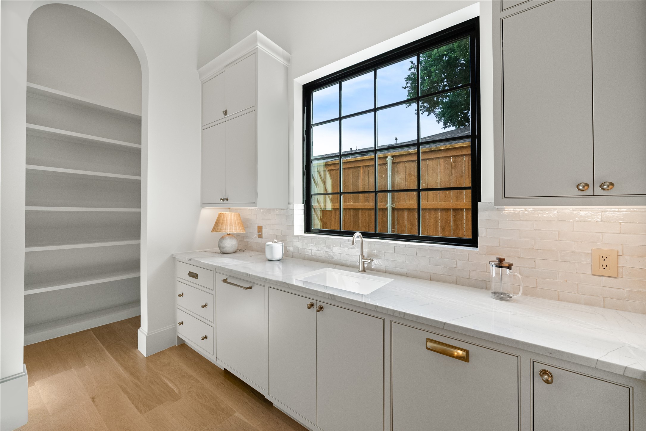 6924 Redstart Lane