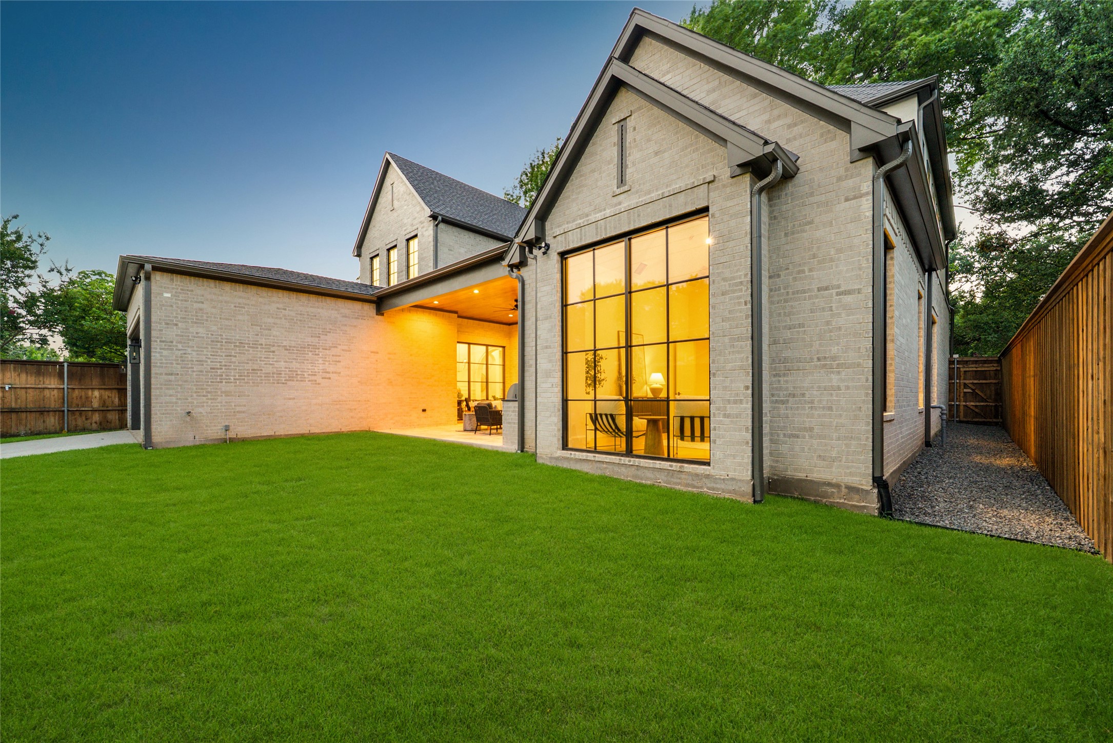 6924 Redstart Lane