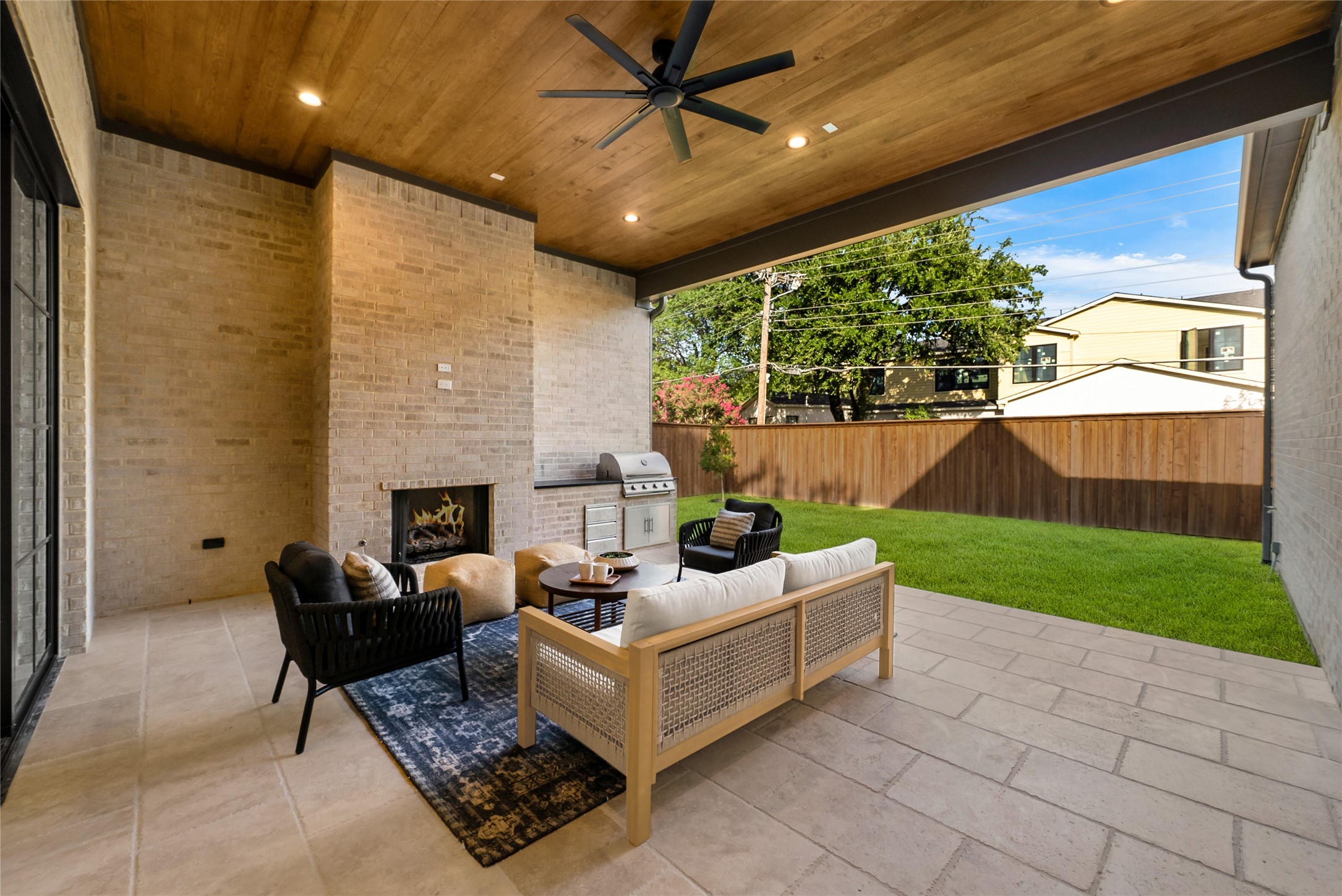 6924 Redstart Lane