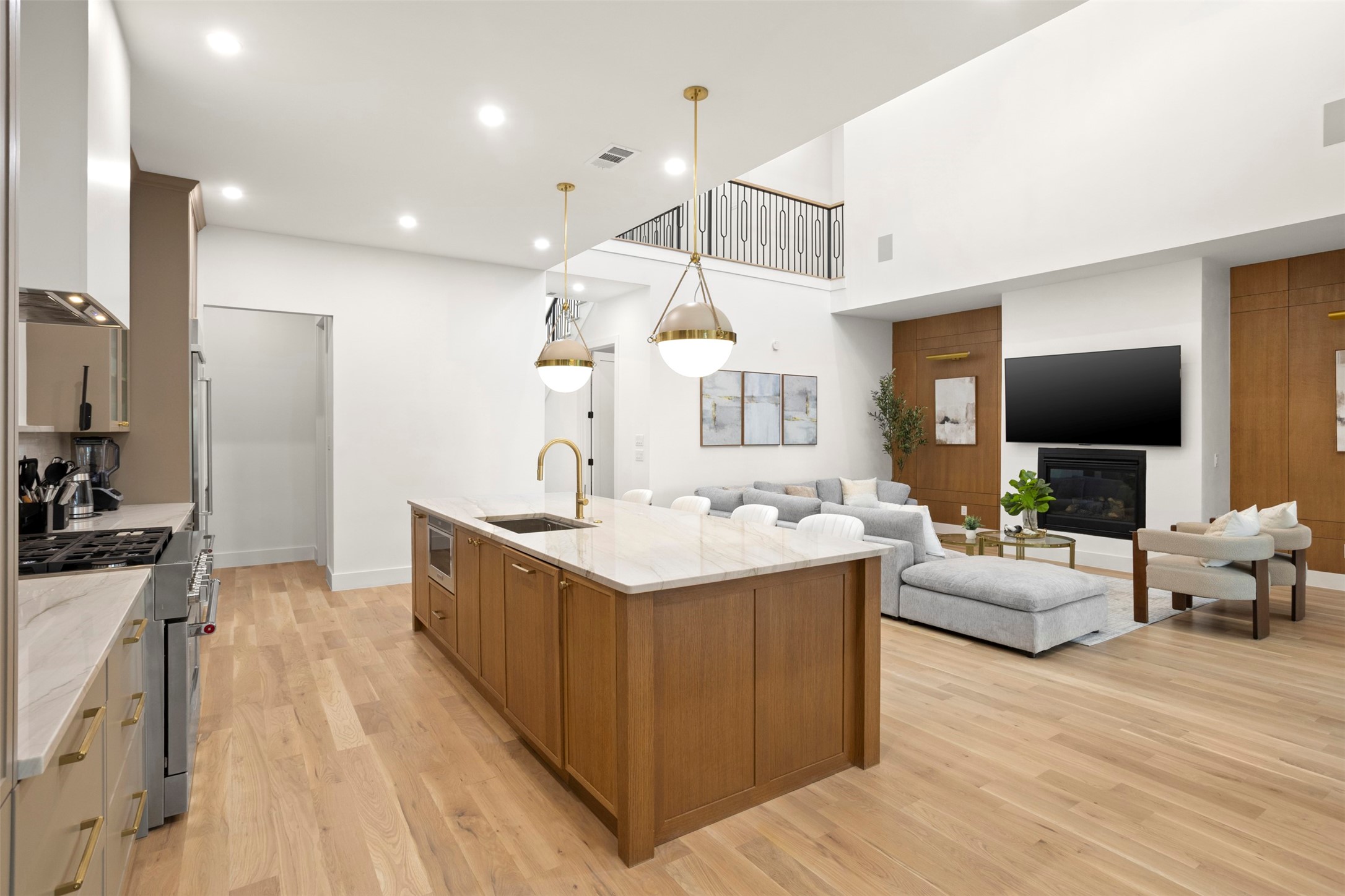 8922 San Benito Way