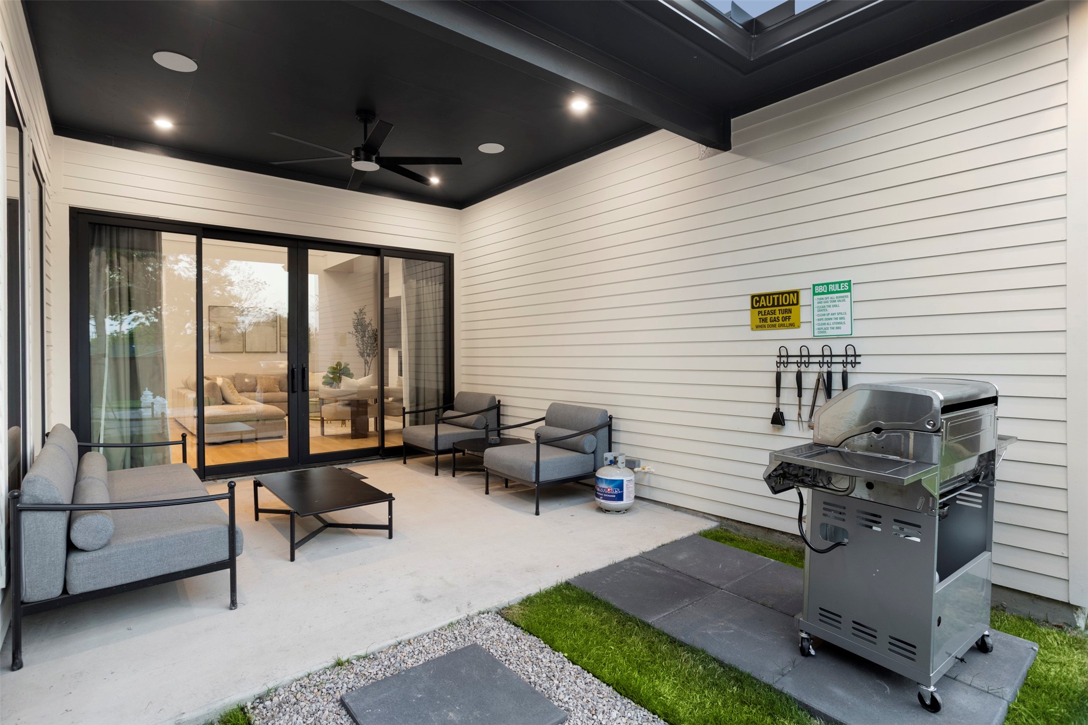 8922 San Benito Way