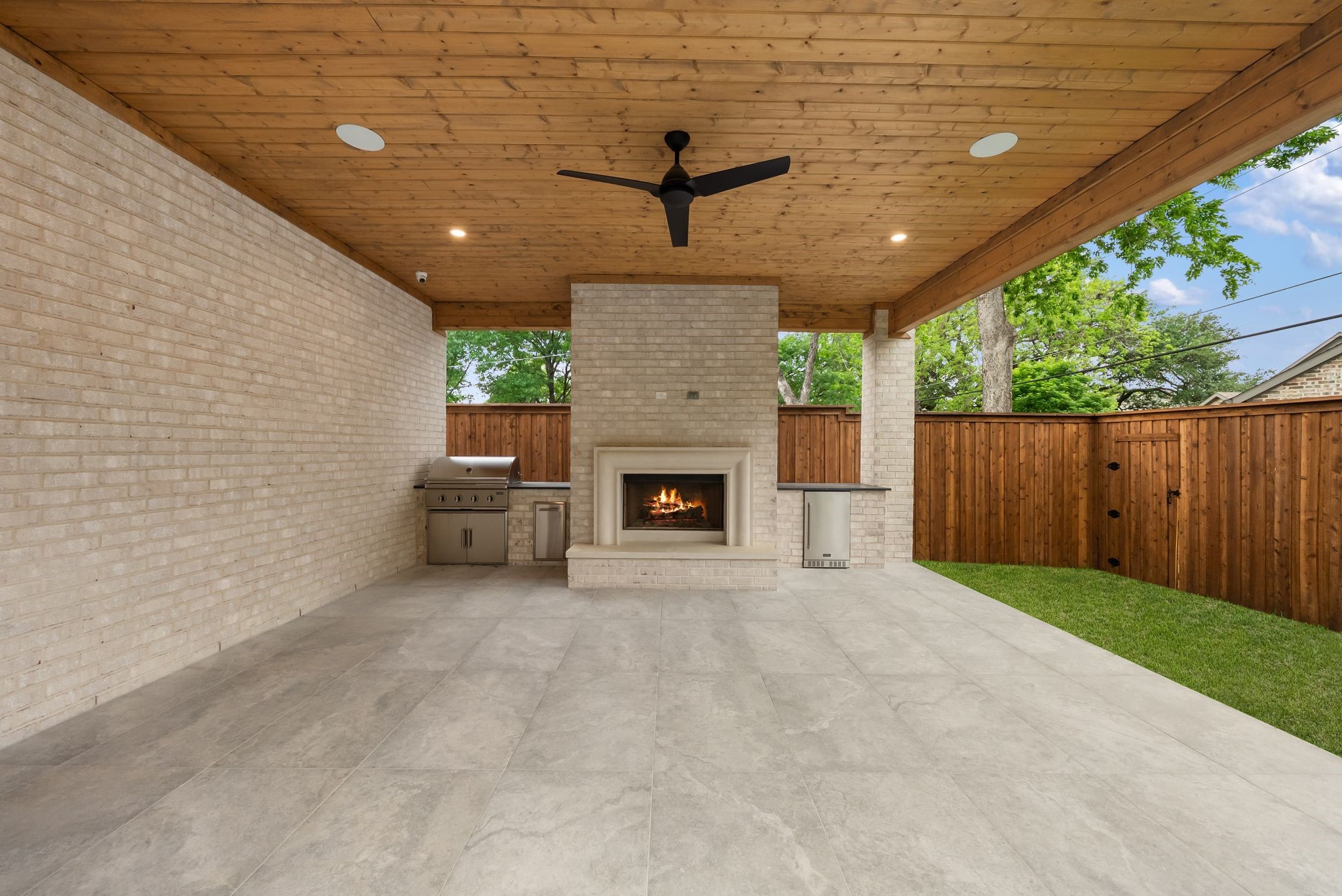 6739 Walnut Hill Lane
