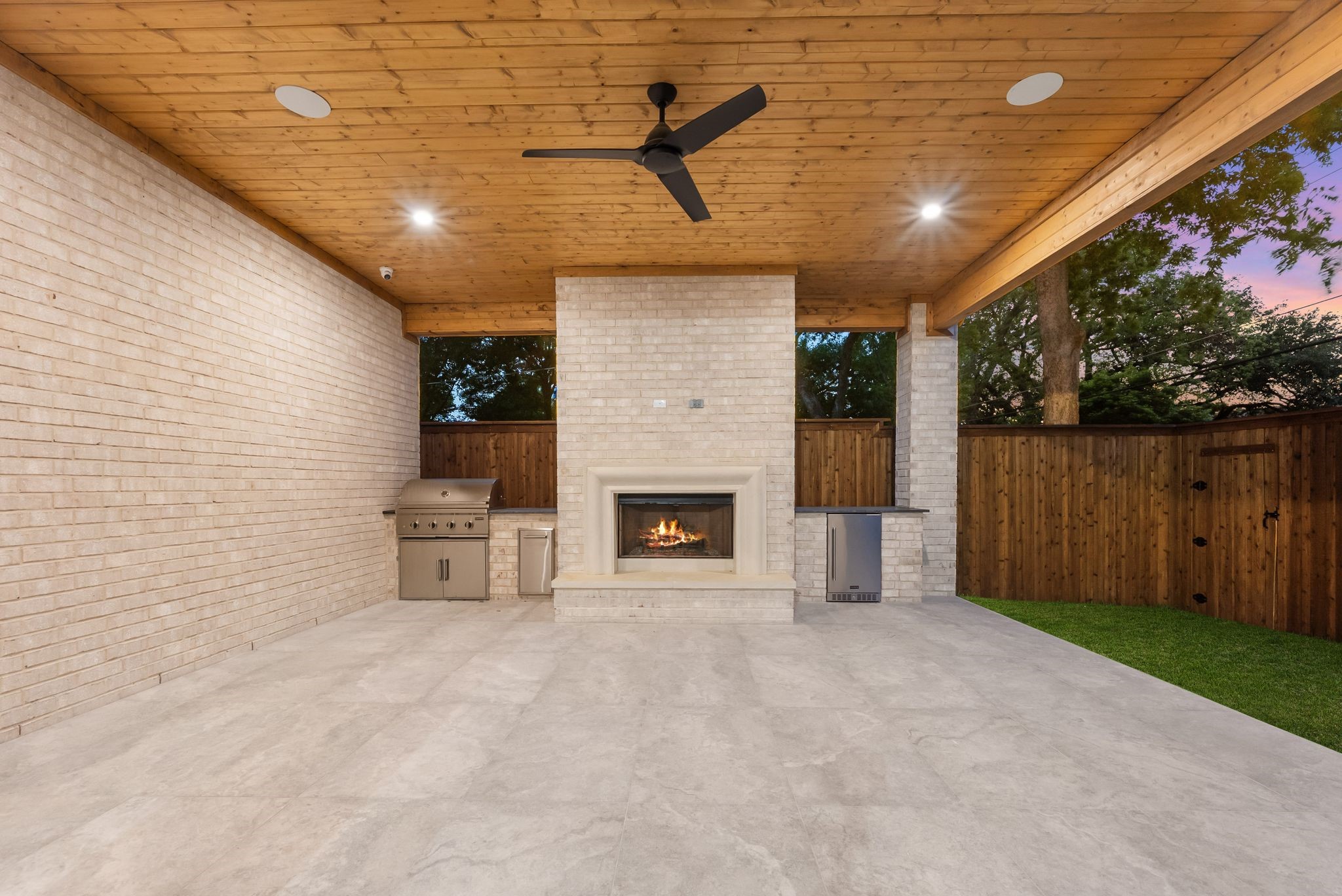 6739 Walnut Hill Lane