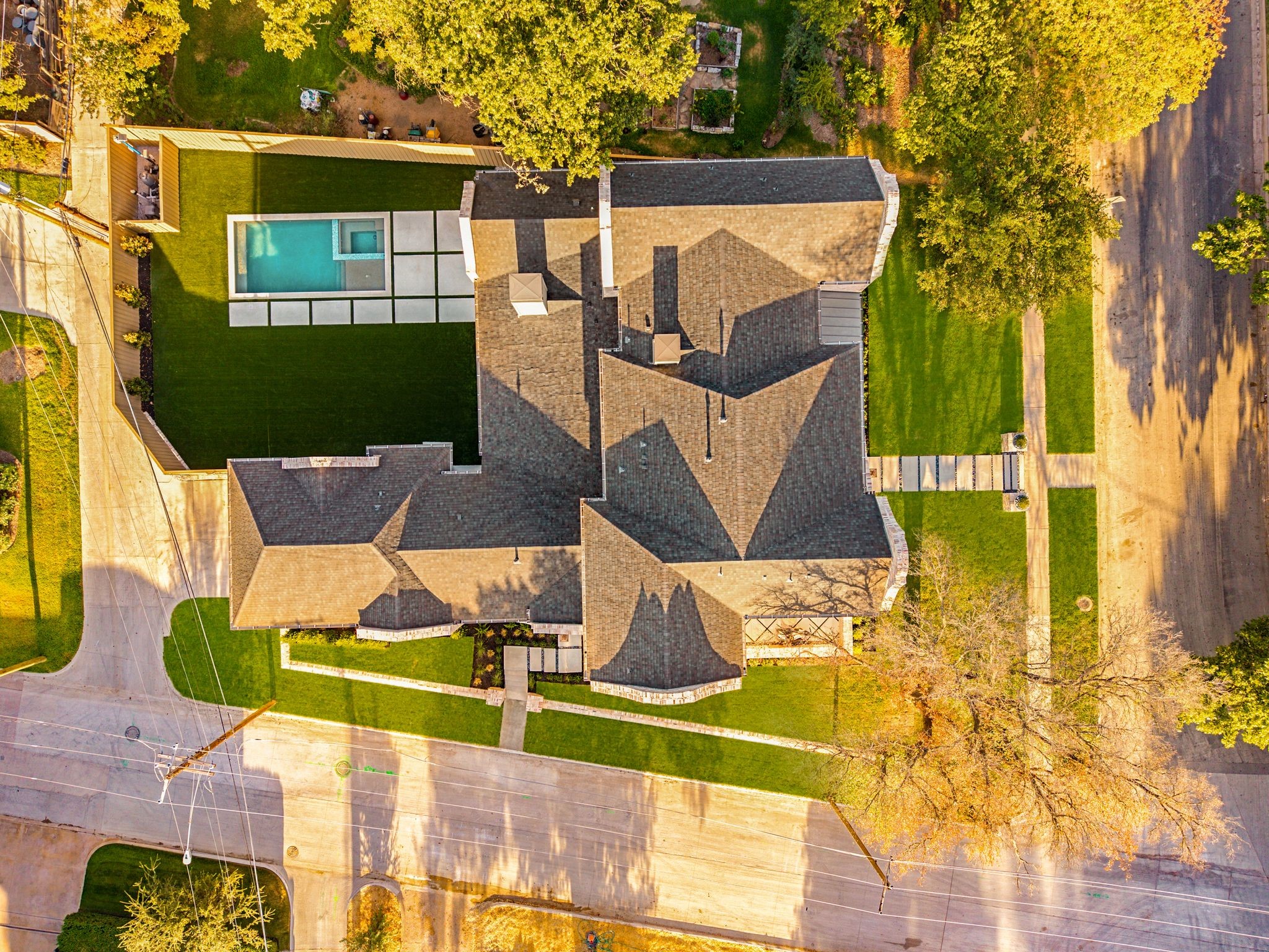 6847 Lakeshore Drive