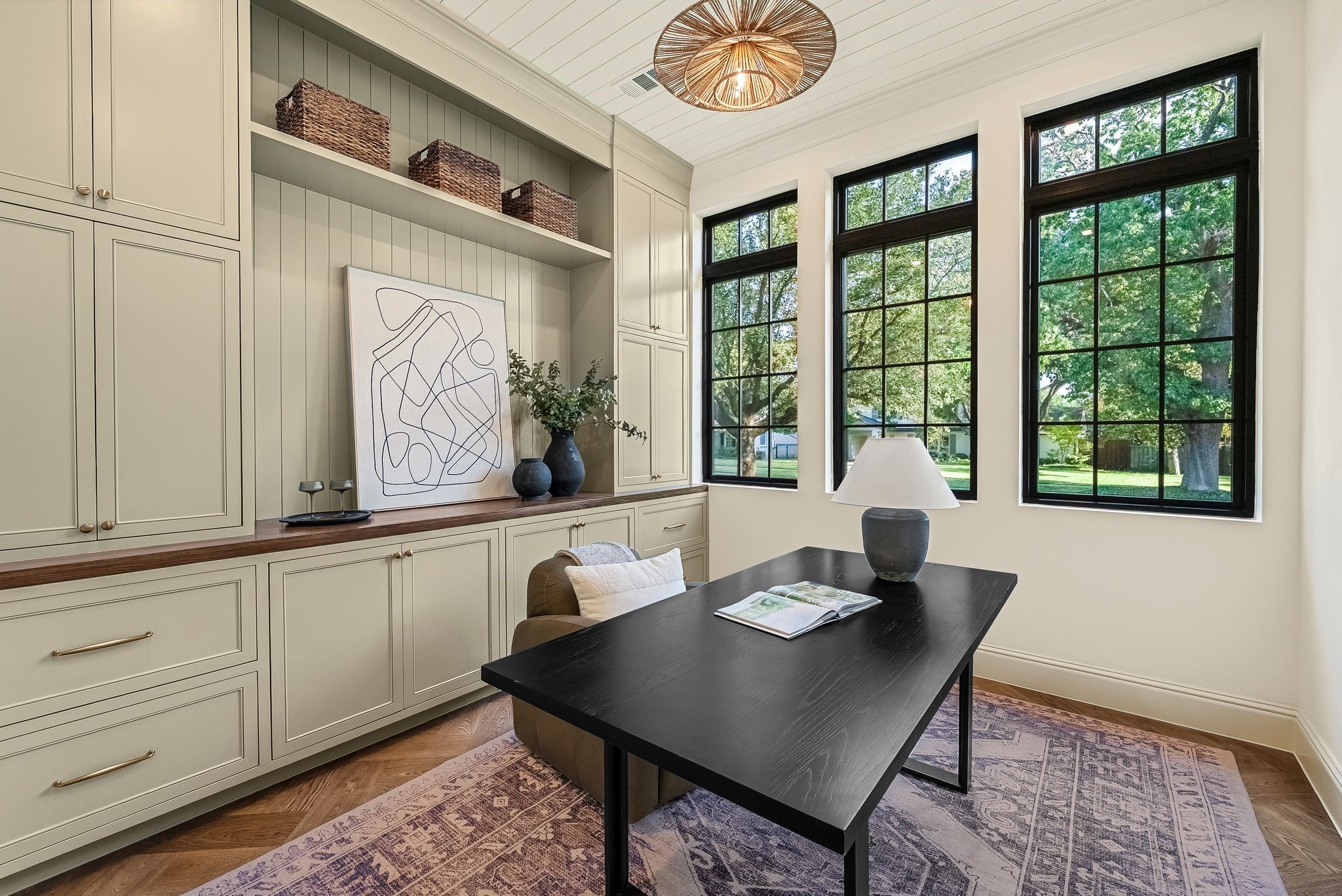 6847 Lakeshore Drive