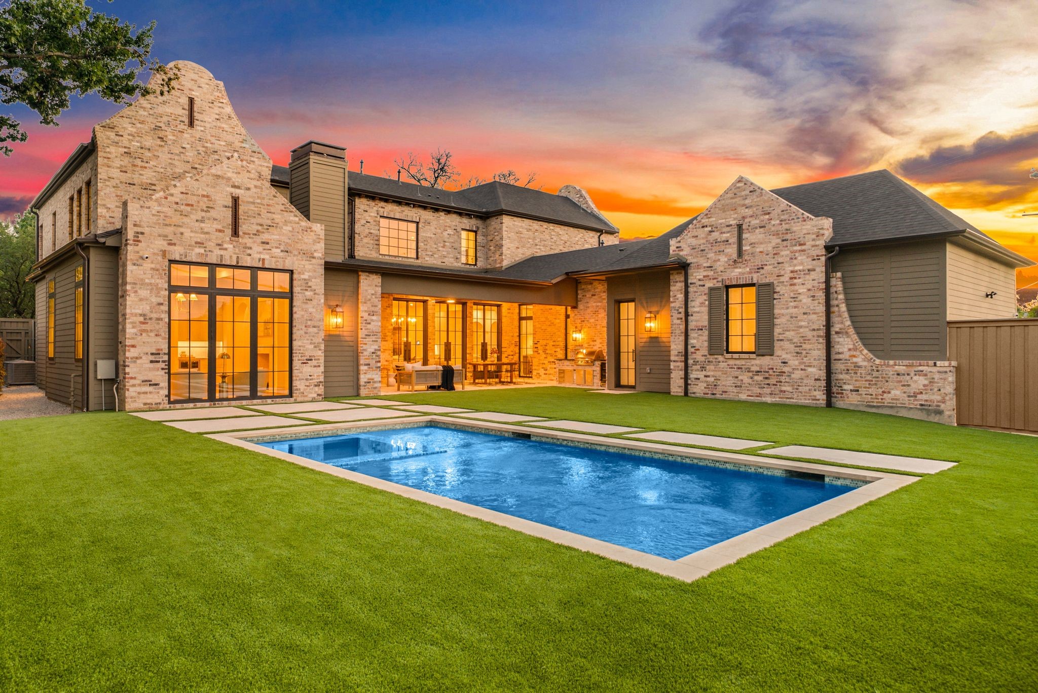 6847 Lakeshore Drive