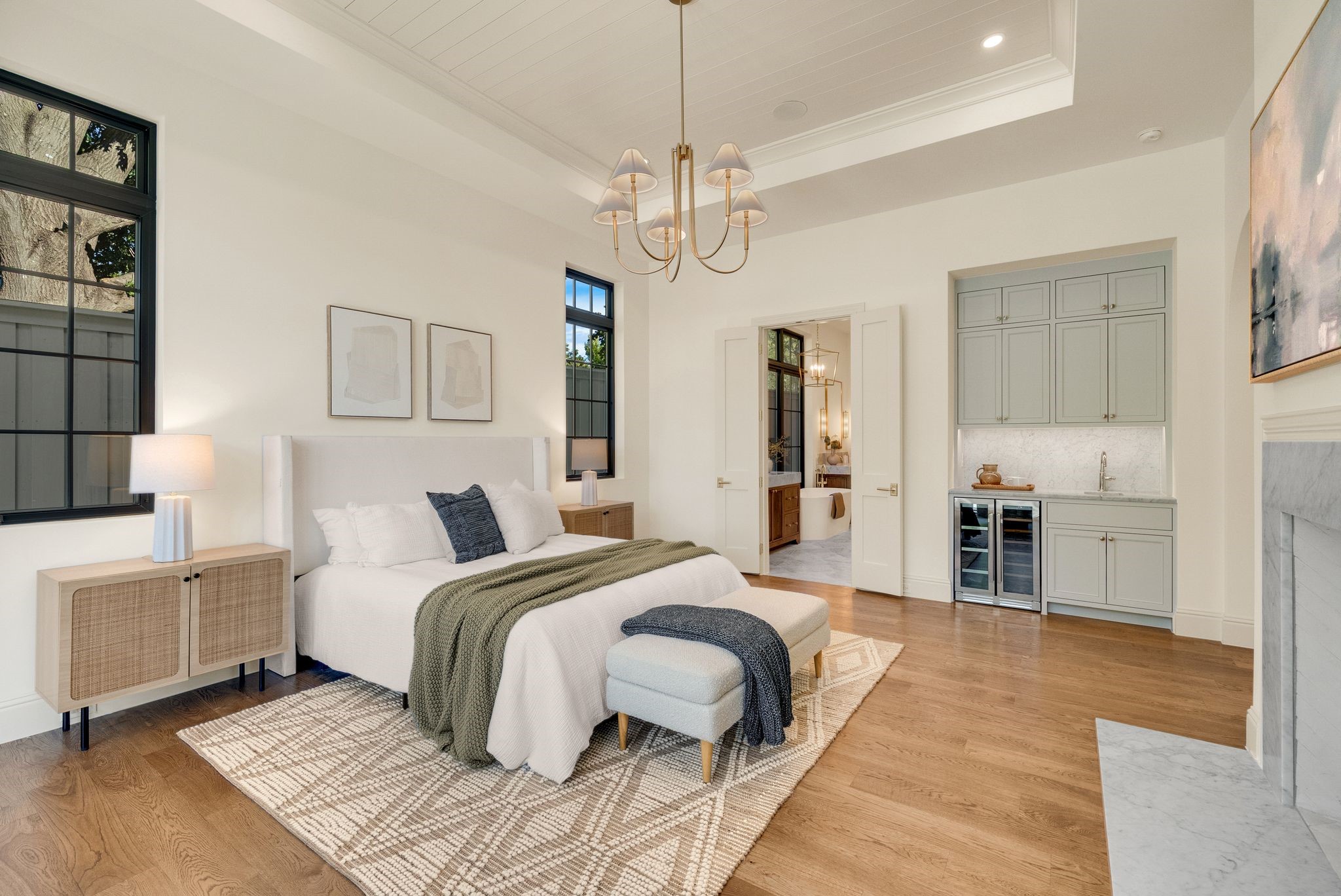 6847 Lakeshore Drive