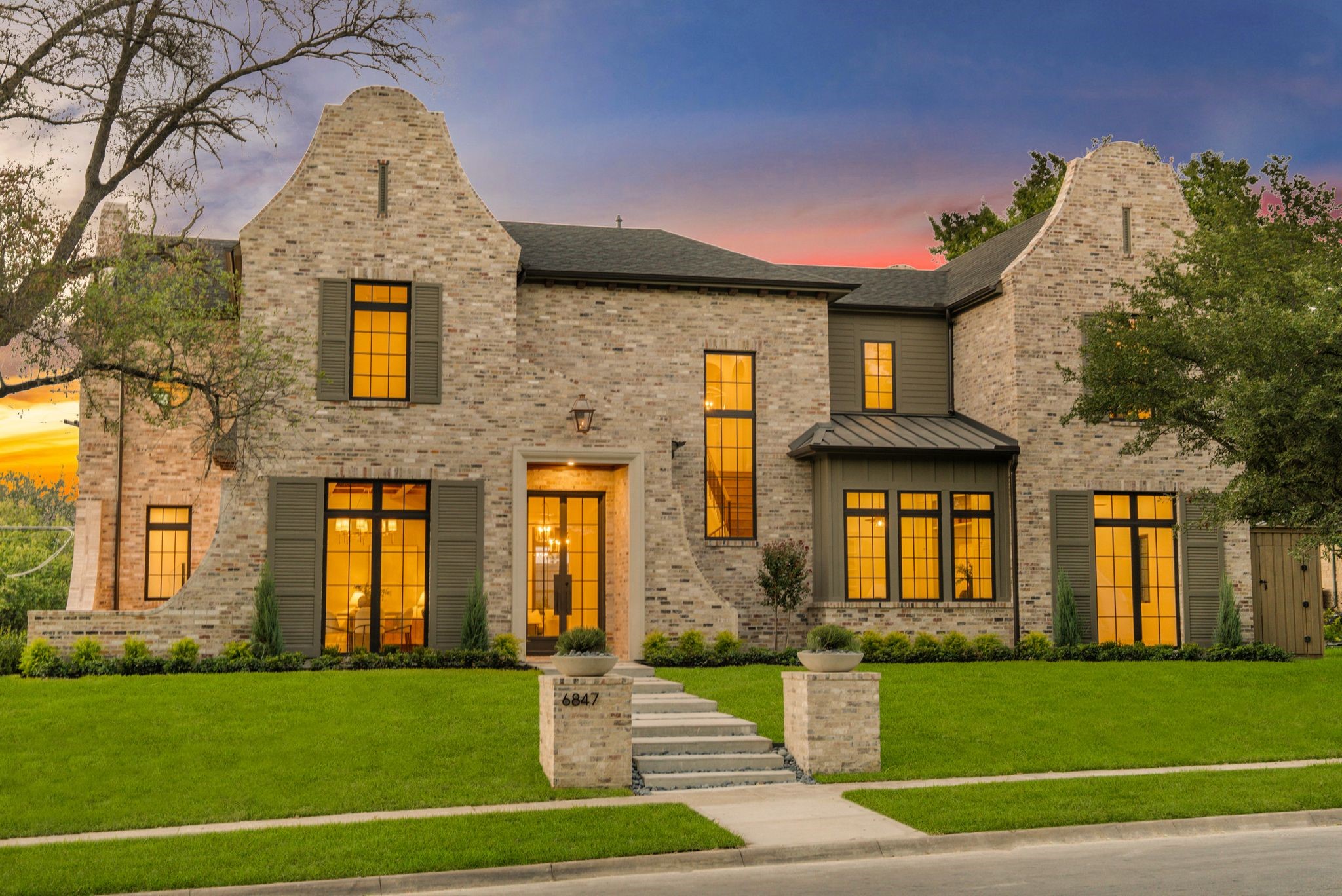 6847 Lakeshore Drive