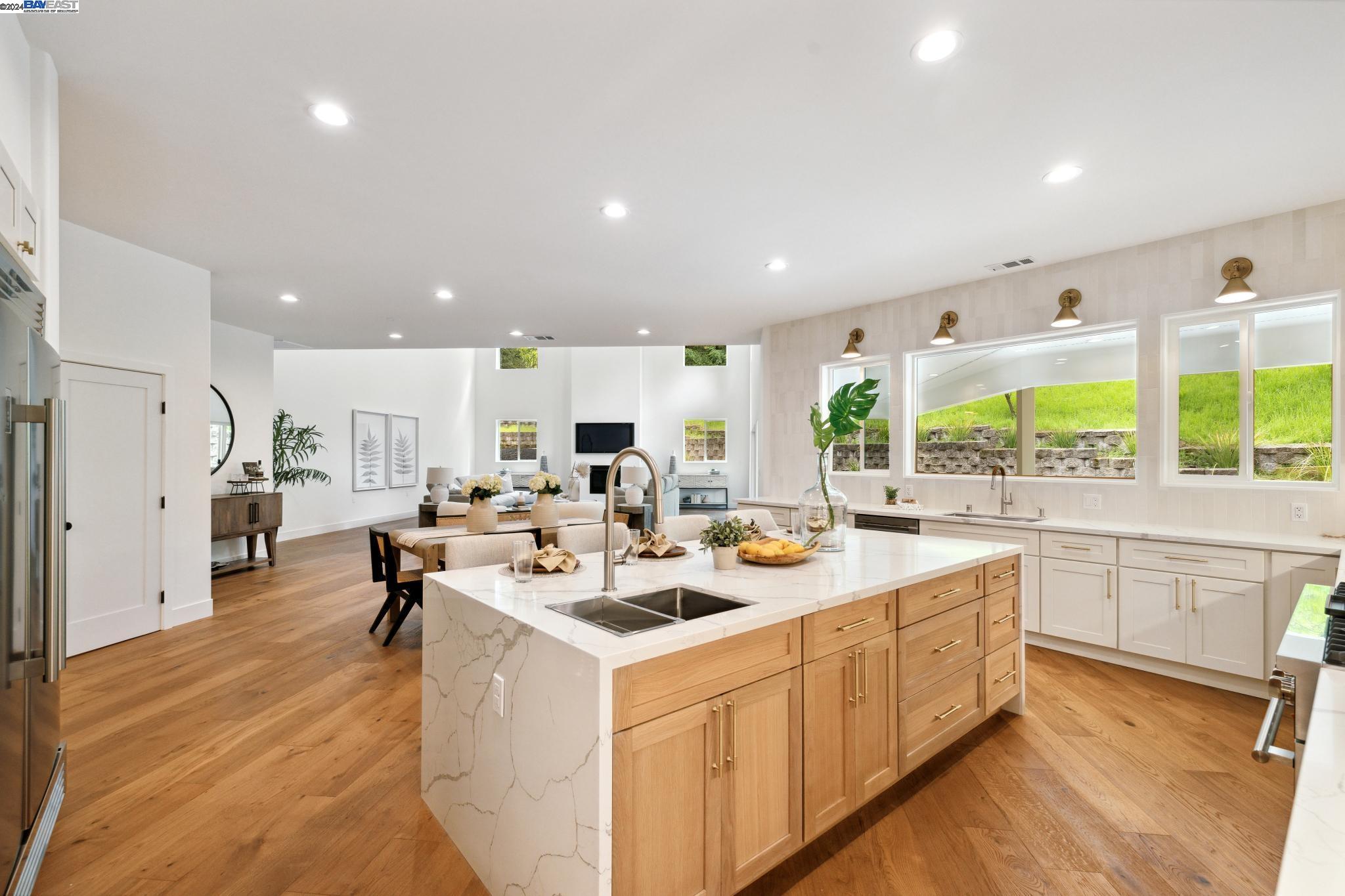 2323 Saddleback Dr