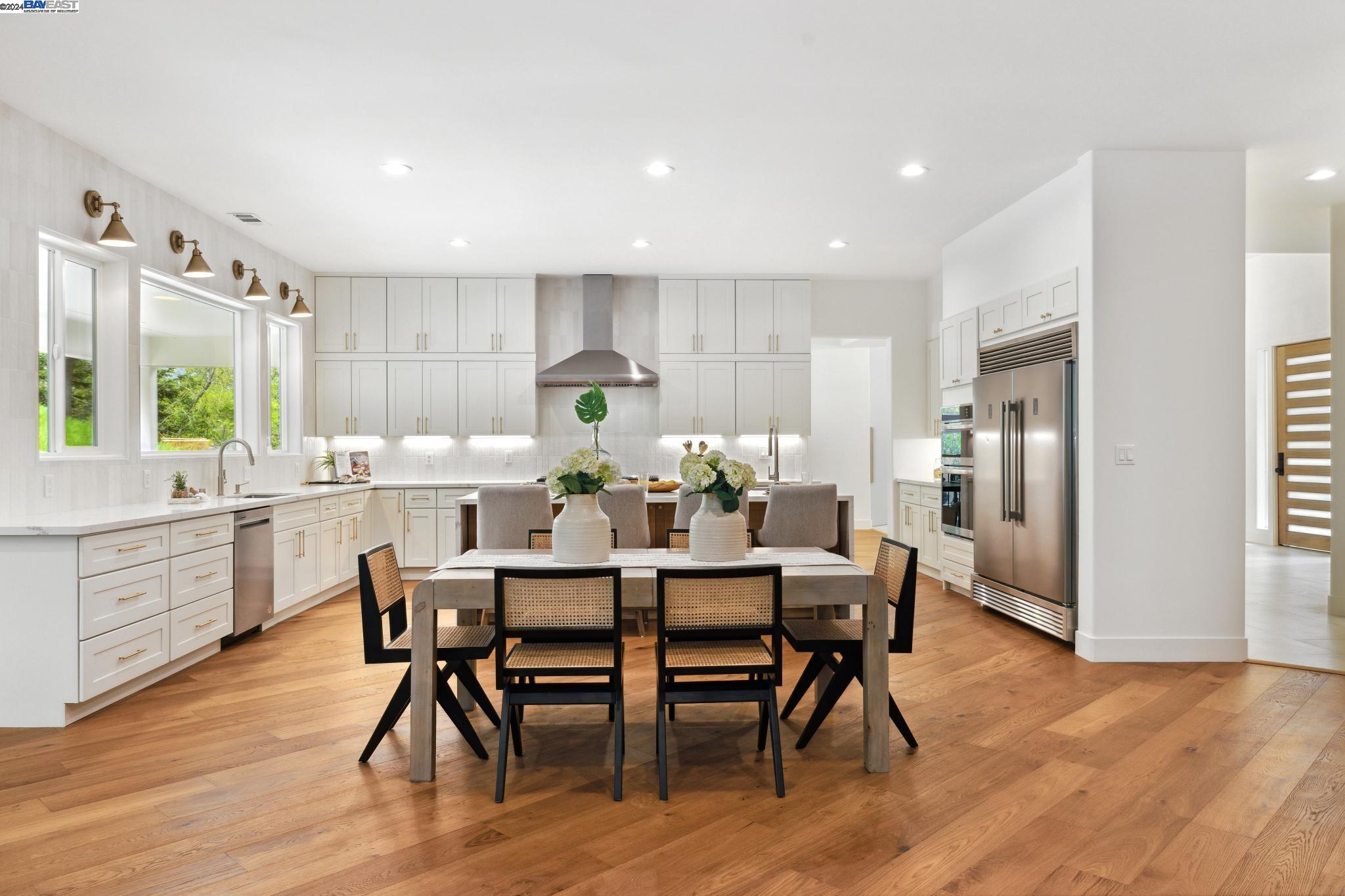 2323 Saddleback Dr