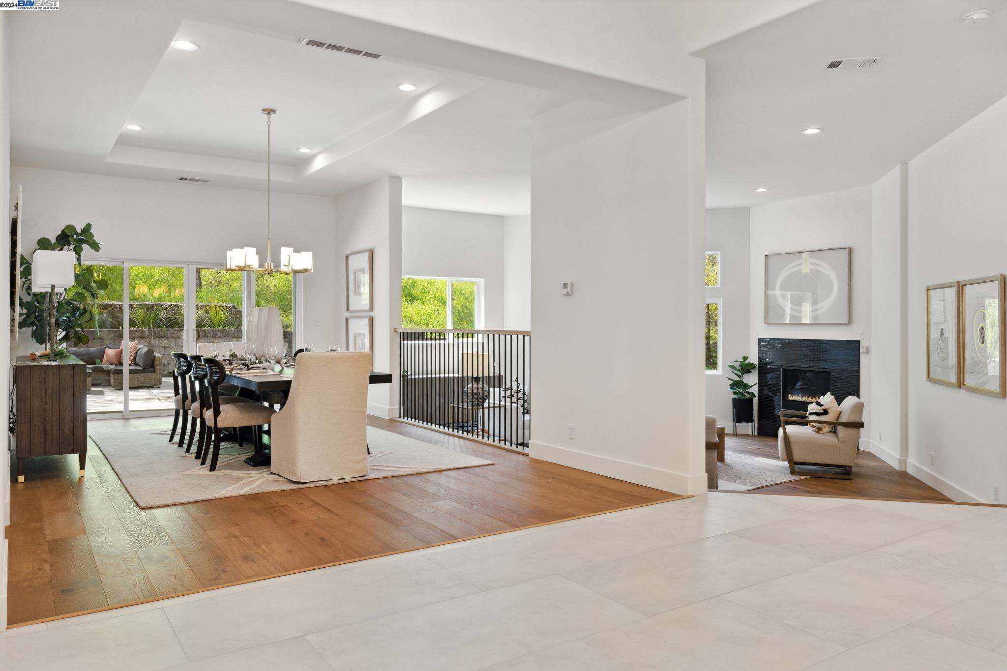 2323 Saddleback Dr