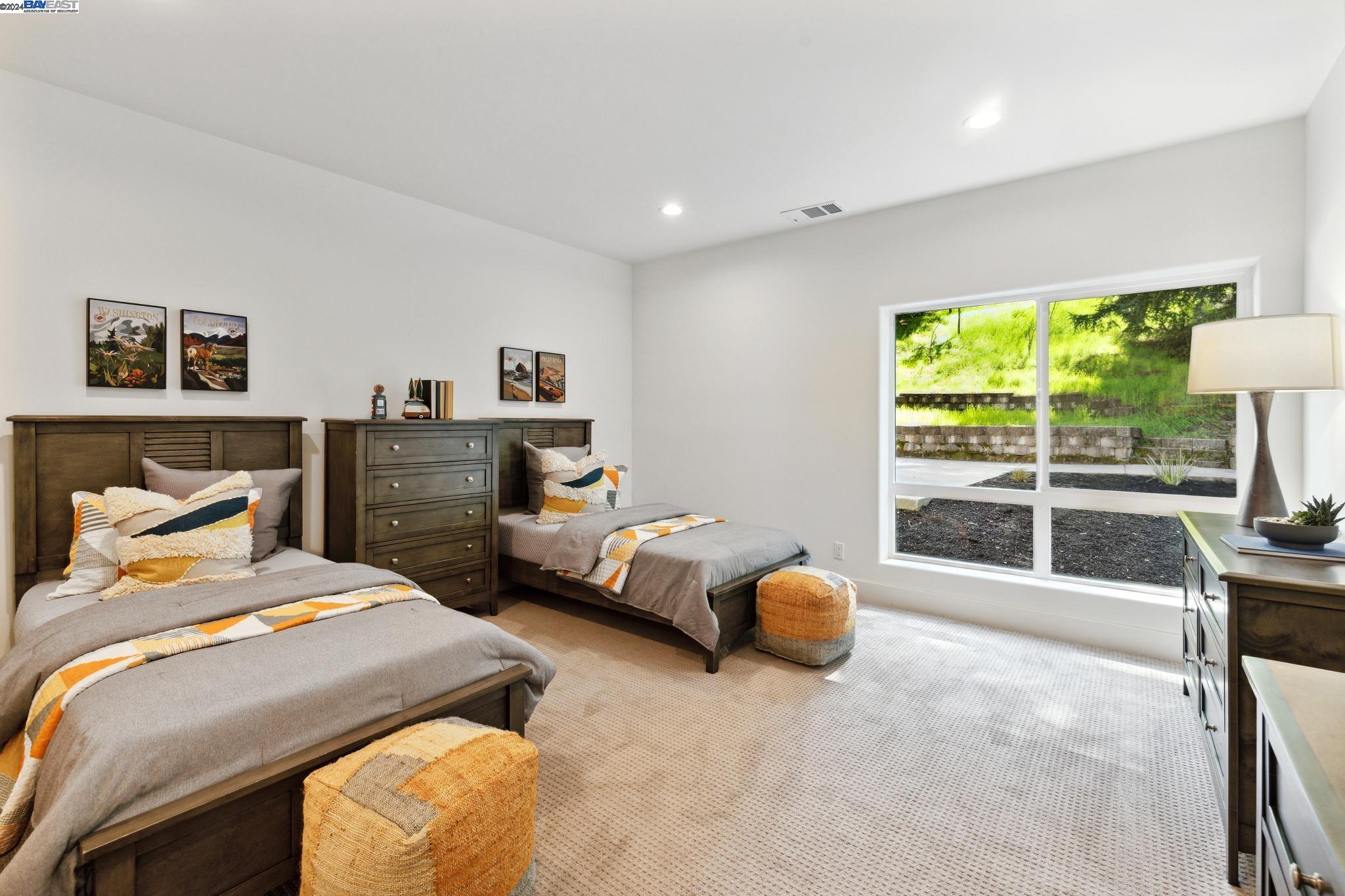 2323 Saddleback Dr