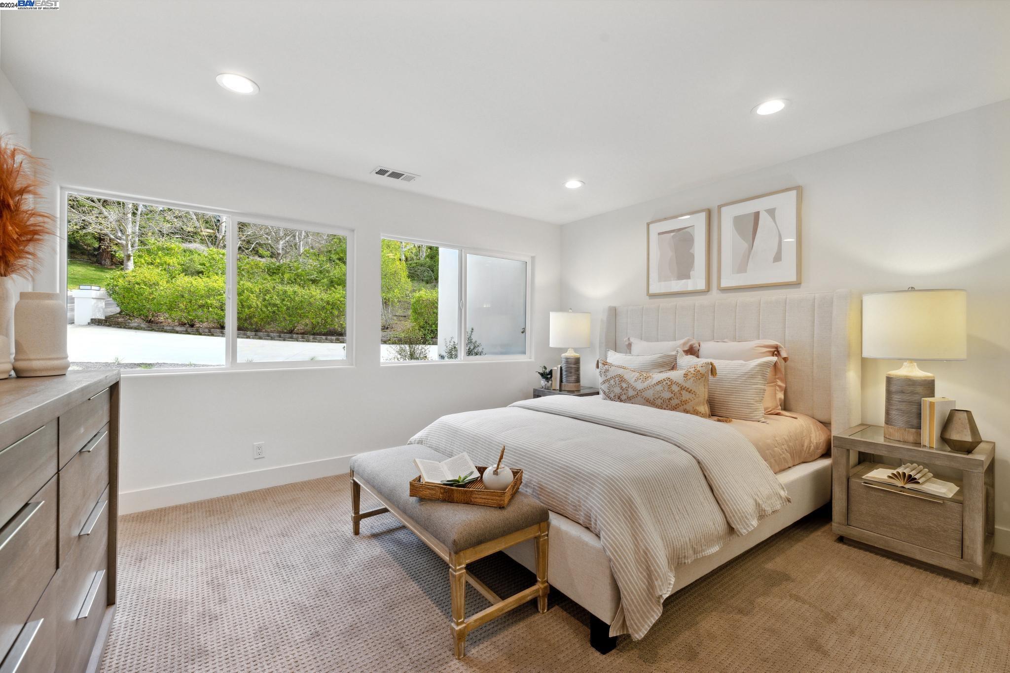 2323 Saddleback Dr