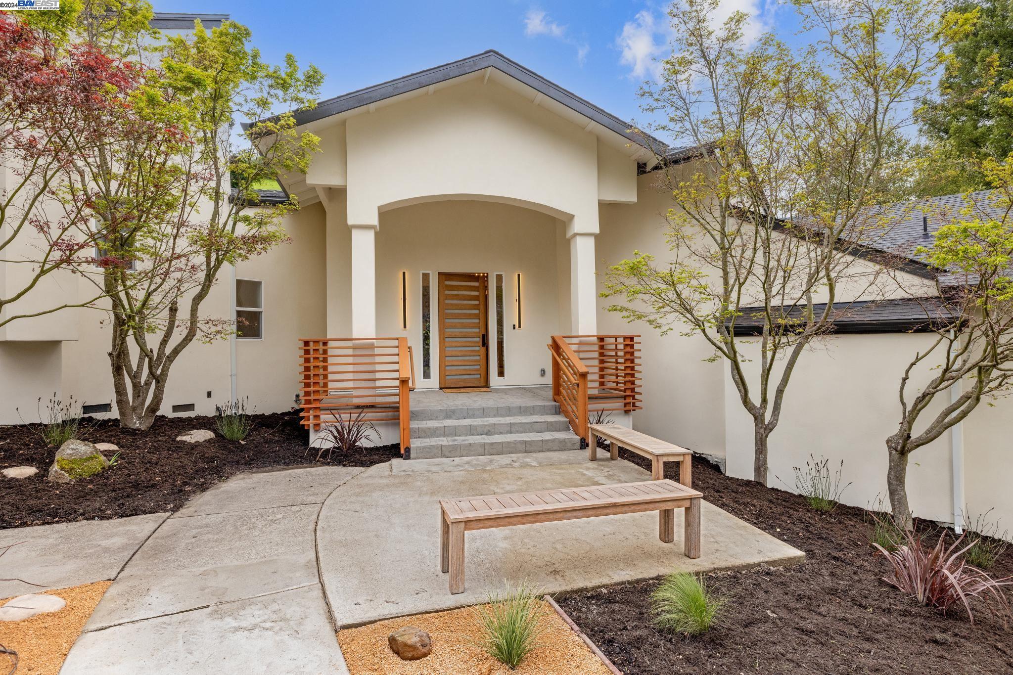 2323 Saddleback Dr