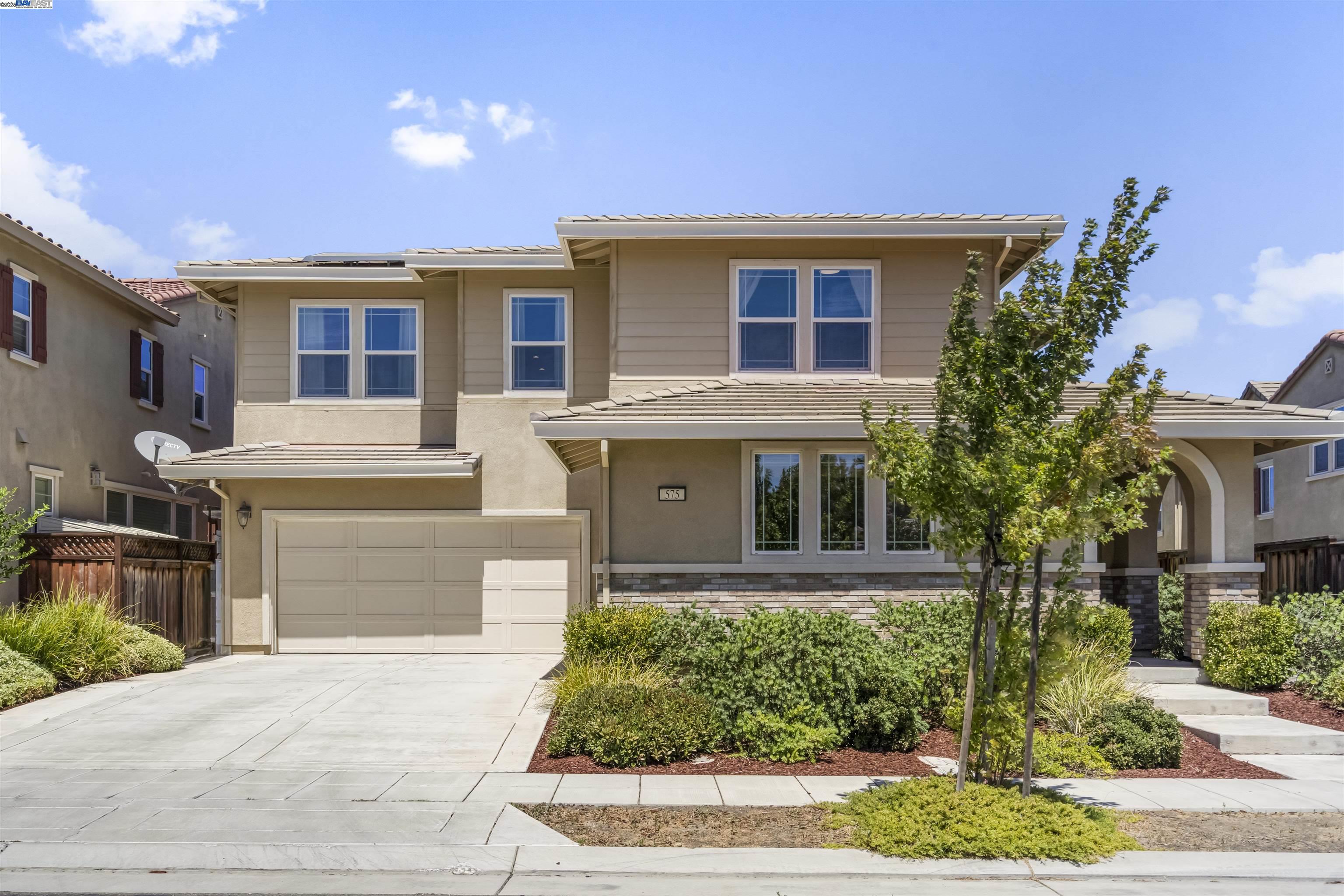 575 W Strauss Dr