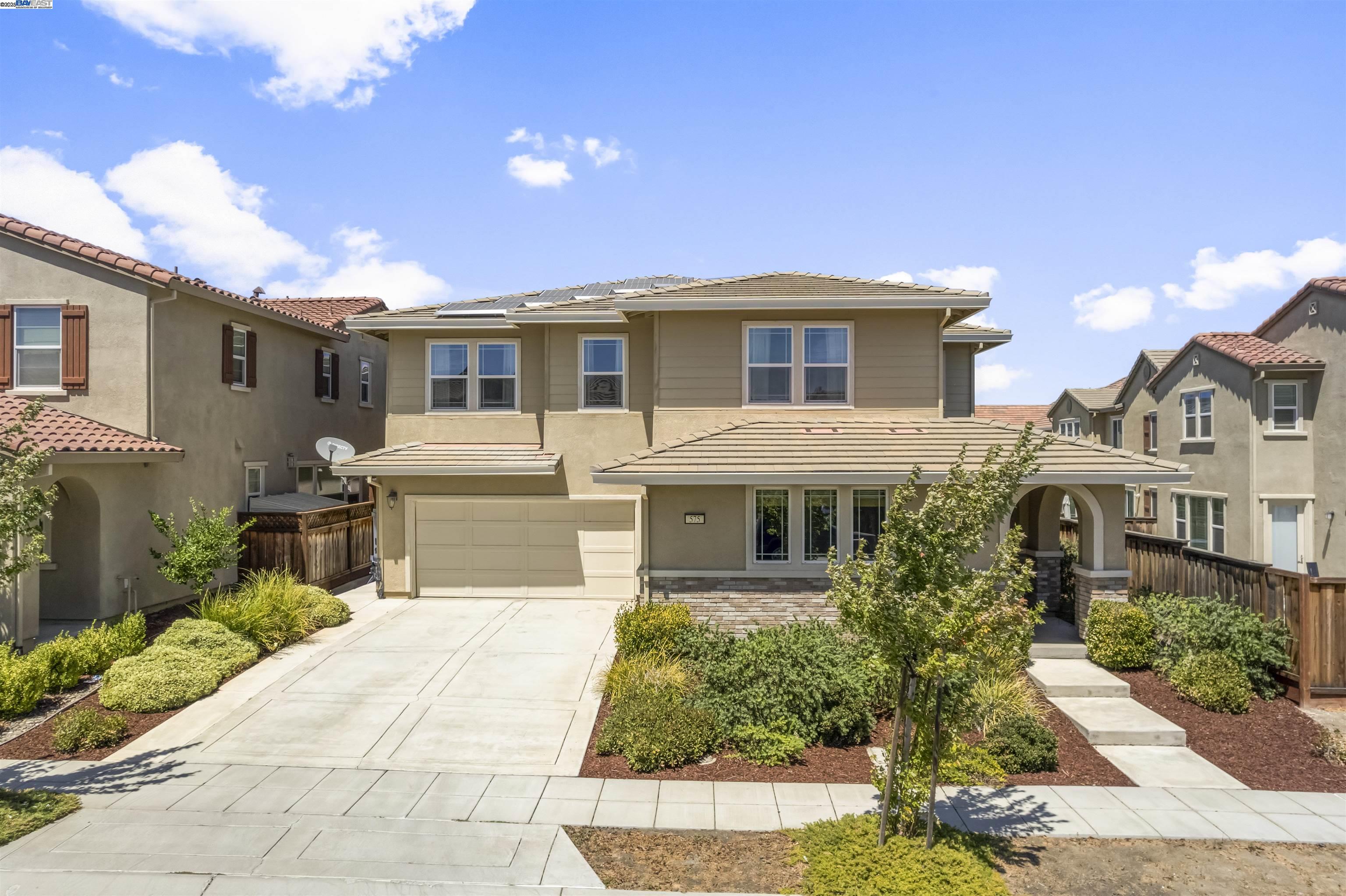 575 W Strauss Dr