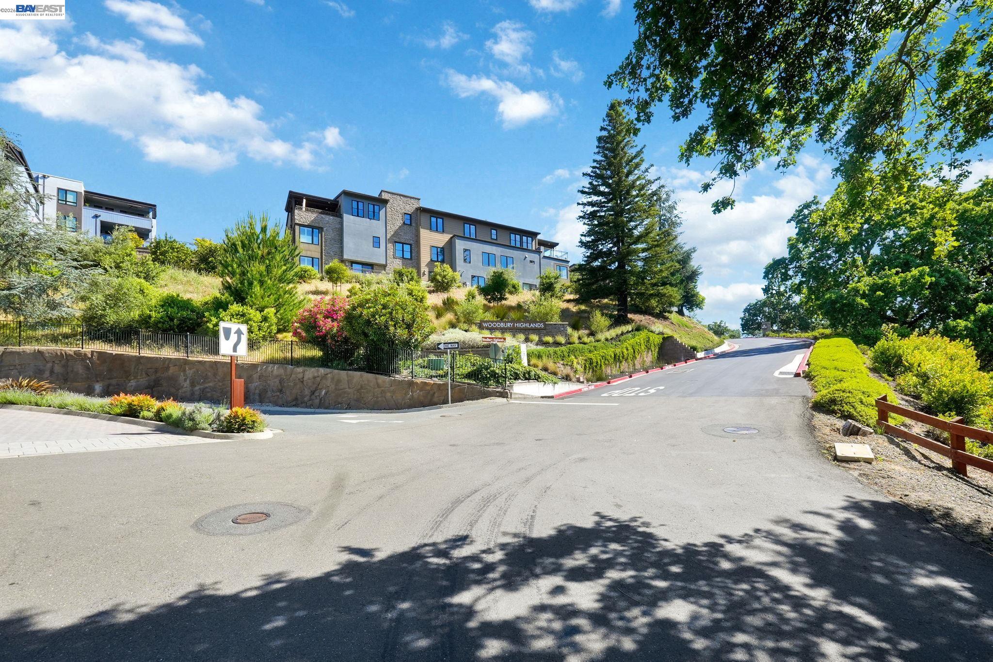 80 Woodbury Highlands Pl # 10