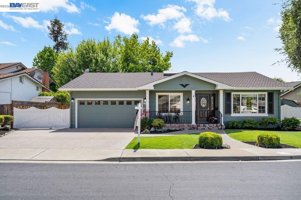 2090 Foxswallow Rd