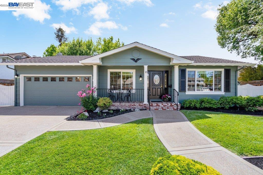 2090 Foxswallow Rd