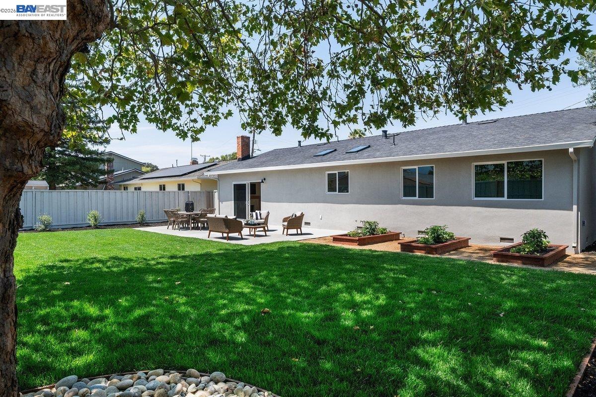 7350 Tamarack Dr