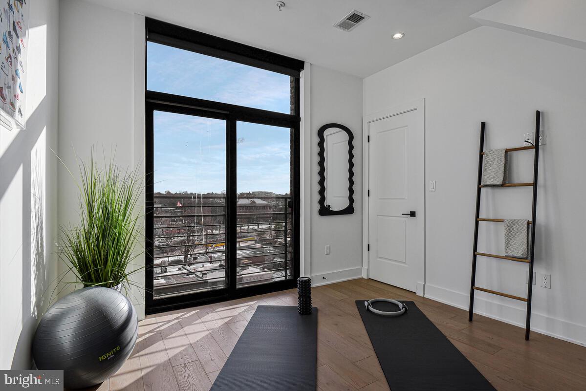 1402 H STREET NE 504