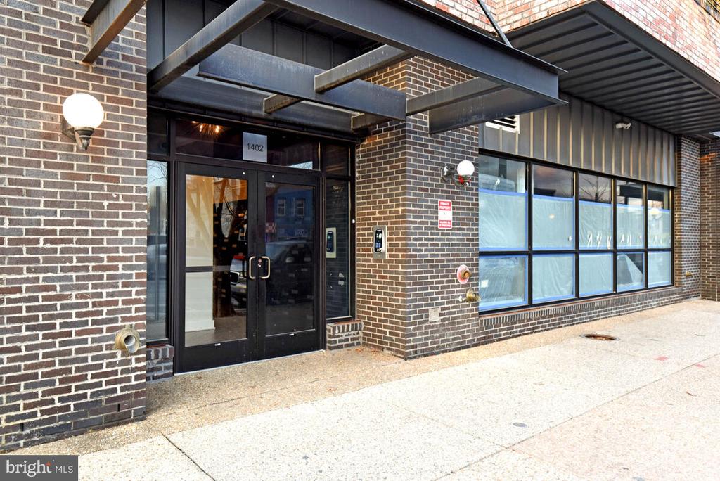 1402 H STREET NE 504