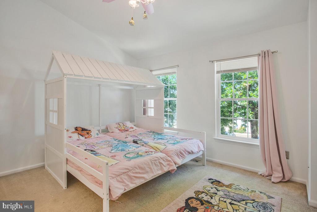 1622 FALLOWFIELD COURT